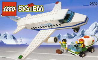 Набор LEGO Самолет и команда обслуживания