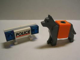 Набор LEGO Полицейская собака и баррикады