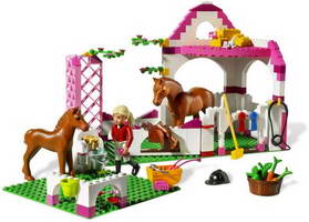 Набор LEGO 7585 Конюшня для пони