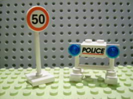 Набор LEGO 7904-18 Полицейское ограждение и знак ограничения скорости