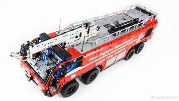 Набор LEGO MOC-4446 Пожарная машина в аэропорту