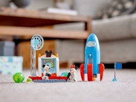 Набор LEGO Mickey Mouse & Minnie Mouse's Space Rocket
