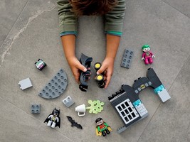 Набор LEGO Batcave