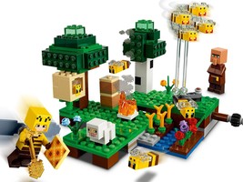 Набор LEGO The Bee Farm