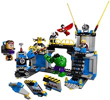 Набор LEGO 76018 Разгром лаборатории Халком