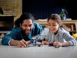 Набор LEGO Black Widow's Helicopter Chase