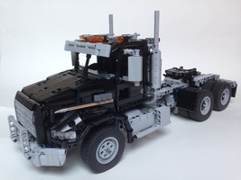 Набор LEGO Mack Granite GU813