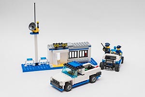 Набор LEGO Конвой на пикапе