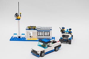 Набор LEGO Конвой на пикапе