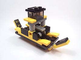Набор LEGO Корабль и маленькая машинка