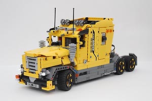 Набор LEGO Американский грузовик с мотором