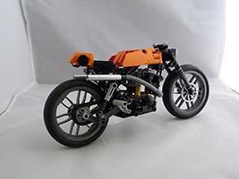 Набор LEGO MOC-5827 Мотоцикл Лаверда 'Кафейный рейсер'