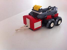 Набор LEGO Внедорожник и прицеп с лодкой